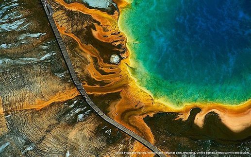 Grand%20Prismatic%20Spring%2C%20Yellowstone%20national%20park%2C%20Wyoming%2C%20United%20States.jpg