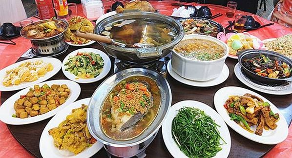 宜蘭必吃超人氣餐廳｜宜蘭五結美食【百匯窯烤雞餐廳】招牌美食-