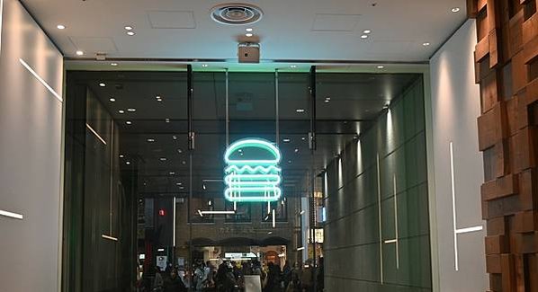 【日本大阪】SHAKE SHACK 日本大阪心齋橋站，裝潢打