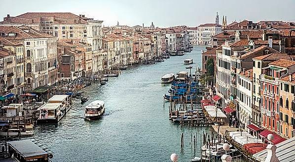 View_of_the_Grand_Canal_from_Rialto_to_Ca&apos;Foscari
