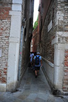 545-Venezia-河道－窄巷_resize.JPG