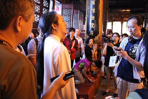 弘聖上師 說法開示 2015年5月21日普濟寺-圓通寶殿 (1).jpg