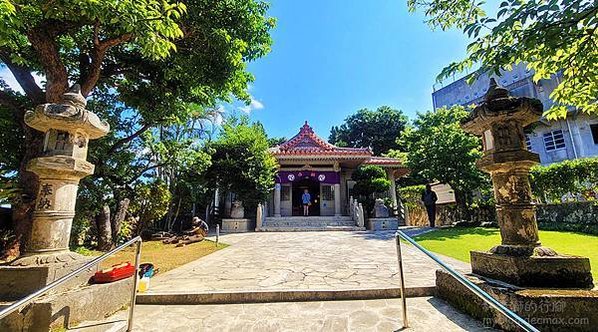 沖繩 識名宮 琉球八社巡禮 有著靈驗洞窟的神社