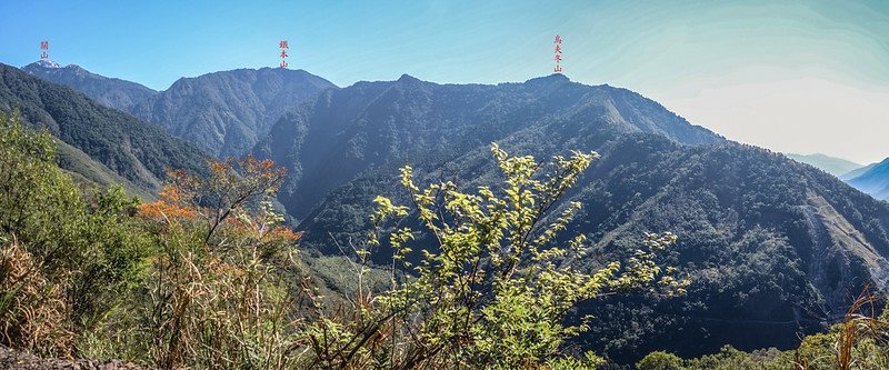 南橫臨105便道9K處南望關山、鐵本、烏夫冬連稜 (4)-1