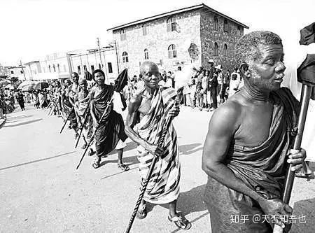 1857年俄國農奴300萬人，美洲黑奴400萬人/俄國農奴：