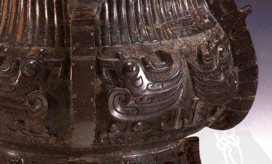 青銅卣/卣（音「友」）一種古代酒器，常見於商朝和西周時期，在