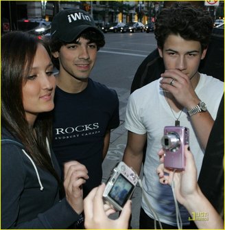 jonas-brothers-camp-rock-2-commences-06.jpg