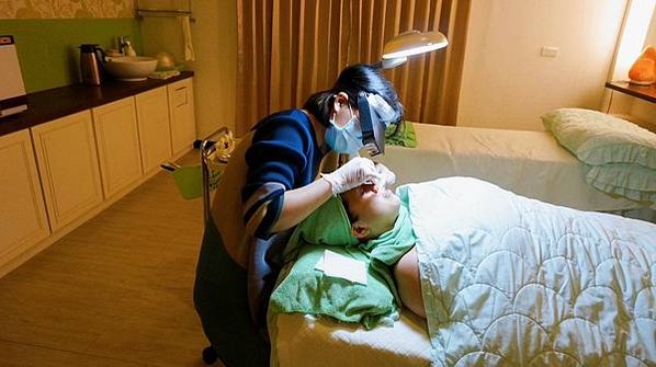 LINE_ALBUM_230301_19