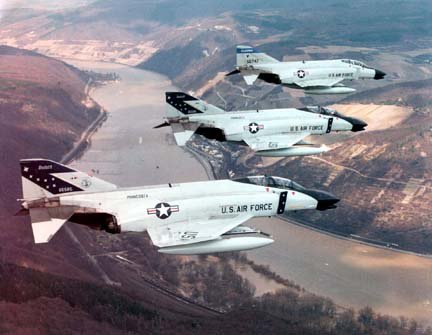 空襲台灣/米機襲來：二戰台灣空襲寫真集/臺灣大轟炸的歷史記憶