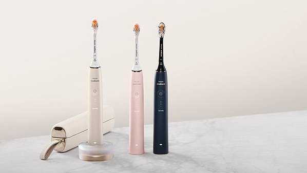 【圖說】飛利浦 Sonicare AI智能音波電動牙刷一體成形無縫機身搭配奢華質感Type C皮革旅行充電盒。_2