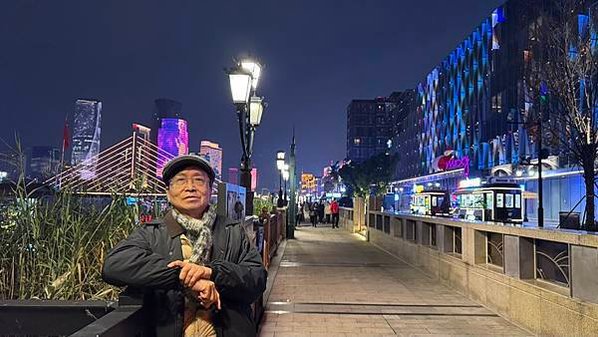 ★李永然律師在導遊的引導下，前往寧波市老外灘遊覽