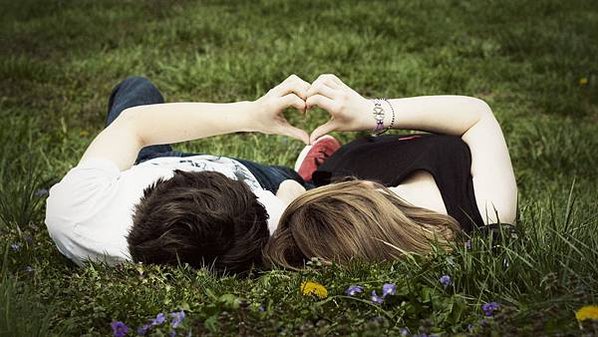 1153927-love-couple