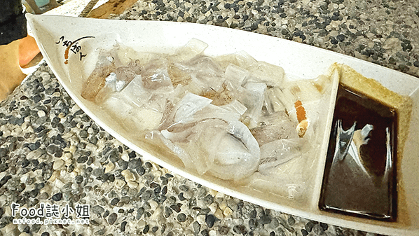 澎湖夜釣小管體驗，吃小管生魚片