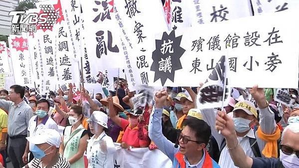 彰化擬蓋火葬場反對居民擠滿說明會喊罷免市長/彰化市立殯儀館新