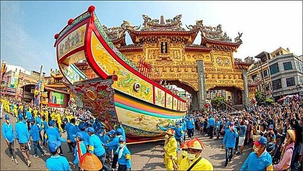 東港迎王平安祭典，東港人稱迎王-迎接代天巡狩的五位王爺神（千