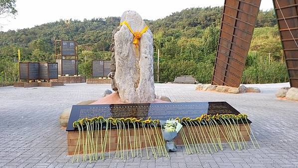 在南投草屯鎮台灣聖山－生態教育園區「台灣人拜台灣神」之「台灣