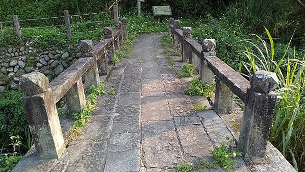 南庄鄉糯米橋小南埔崇聖宮附近-挑夫古道 又稱為「屯營古道」上