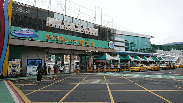 高雄包車一日遊八小時，佛光山駁二藝術文青洗禮，LOVE看高雄