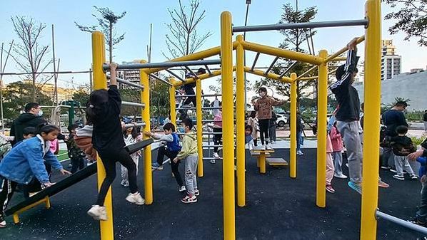 林口吉祥公園，好玩遊具玩到天黑再回家!
