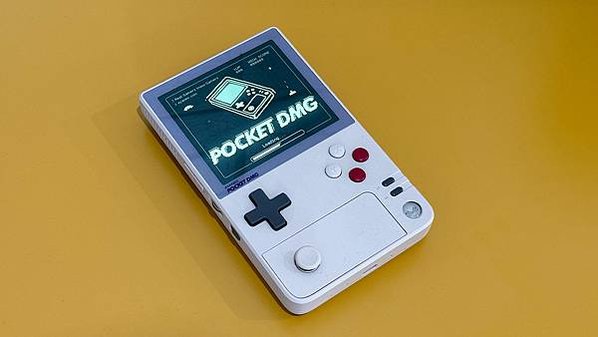 AYANEO POCKET DMG 市面唯一電競級直版掌上遊