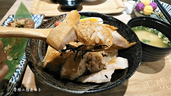 桃園藝文特區虎藏燒肉丼食所_黃金松阪豬丼