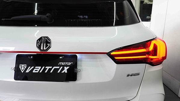 來自澳洲的汽車改裝品牌VAITRIX麥翠斯有最廣泛的車種適用產品，含汽油、柴油、油電混合車專用電子油門控制加速器，還能搭配外掛晶片及內寫，高品質且無後遺症之動力提升。外掛晶片可以選配由專屬藍芽App–AirForce GO切換一階、二階、三階ECU模式。  外掛晶片及電子油門控制器不影響原車引擎保固。搭配VAITRIX不眩光儀錶，渦輪壓力/水溫/油溫等應有盡有，使用原廠感知器對接，數據呈現100%正解，提升馬力同時監控愛車狀況。   最佳性能提升就選擇專用水噴電腦及套件，降溫效果最好，性能穩定提升，正確使用動力加倍不傷引擎。   在VAITRIX動力升級，完整實現客製化調校，根據車況、已改裝硬體與客戶需求調整程式。搭配馬力機驗證與HP TUNERS數據流，讓改裝沒有後顧之憂！   適用品牌車款： Audi奧迪、BMW寶馬、Porsche保時捷、Benz賓士、Honda本田、Toyota豐田、Mitsubishi三菱、Mazda馬自達、Nissan日產、Subaru速霸陸、VW福斯、Volvo富豪、Luxgen納智捷、Ford福特、Hyundai現代、Skoda斯柯達、Mini、MG、Altis、crv、chr、kicks、cla45、Focus mk4、 sienta 、camry、golf gti、golf 8、polo、kuga、rav4、odyssey、Santa Fe、C63s、Elantra Sport、Auris、Mini R56、540i、G63、RS6、RS7、M8、330i、E63、S63、HS、A180、Kamiq、Kodiaq、X3、Macan、Q3...等。   Truck卡車： Mitsubishi Fuso三菱扶桑、Hino日野、DAF達富、IVECO威凱、ISUZU五十鈴、SCANIA斯堪尼亞; Canter堅達、Fighter、Super Great、300 系、700系、CF85、LF45、LF55、L系、G系、R系、S系、Daily、Eurocargo、NQR、NPR、NMR、NRR   Motor重機： BMW寶馬、Ducati杜卡迪、Honda本田、Yamaha山葉、Aprilia阿普利亞、KTM、Husqvarna海絲瓜、Kawasaki川崎、Suzuki鈴木; S1000RR、S1000R、R1200GS、R9T、R1200GS、Scrambler、Monster、Panigale、Streetfighter、Supersport、Superbike、XDiavel、Hypermotard、RSV、SMC、Supermoto、Ninja、ZX-12R、ZX-6R、T-Max、Tenere、MT、Hayabusa、V-Strom、GSX-S1000
