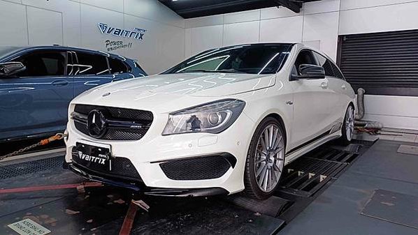 來自澳洲的汽車改裝品牌VAITRIX麥翠斯有最廣泛的車種適用產品，含汽油、柴油、油電混合車專用電子油門控制加速器，還能搭配外掛晶片及內寫，高品質且無後遺症之動力提升。外掛晶片可以選配由專屬藍芽App–AirForce GO切換一階、二階、三階ECU模式。  外掛晶片及電子油門控制器不影響原車引擎保固。搭配VAITRIX不眩光儀錶，渦輪壓力/水溫/油溫等應有盡有，使用原廠感知器對接，數據呈現100%正解，提升馬力同時監控愛車狀況。   最佳性能提升就選擇專用水噴電腦及套件，降溫效果最好，性能穩定提升，正確使用動力加倍不傷引擎。   在VAITRIX動力升級，完整實現客製化調校，根據車況、已改裝硬體與客戶需求調整程式。搭配馬力機驗證與HP TUNERS數據流，讓改裝沒有後顧之憂！   適用品牌車款： Audi奧迪、BMW寶馬、Porsche保時捷、Benz賓士、Honda本田、Toyota豐田、Mitsubishi三菱、Mazda馬自達、Nissan日產、Subaru速霸陸、VW福斯、Volvo富豪、Luxgen納智捷、Ford福特、Hyundai現代、Skoda斯柯達、Mini、MG、Altis、crv、chr、kicks、cla45、Focus mk4、 sienta 、camry、golf gti、golf 8、polo、kuga、rav4、odyssey、Santa Fe、C63s、Elantra Sport、Auris、Mini R56、540i、G63、RS6、RS7、M8、330i、E63、S63、HS、A180、Kamiq、Kodiaq、X3、Macan、Q3...等。   Truck卡車： Mitsubishi Fuso三菱扶桑、Hino日野、DAF達富、IVECO威凱、ISUZU五十鈴、SCANIA斯堪尼亞; Canter堅達、Fighter、Super Great、300 系、700系、CF85、LF45、LF55、L系、G系、R系、S系、Daily、Eurocargo、NQR、NPR、NMR、NRR   Motor重機： BMW寶馬、Ducati杜卡迪、Honda本田、Yamaha山葉、Aprilia阿普利亞、KTM、Husqvarna海絲瓜、Kawasaki川崎、Suzuki鈴木; S1000RR、S1000R、R1200GS、R9T、R1200GS、Scrambler、Monster、Panigale、Streetfighter、Supersport、Superbike、XDiavel、Hypermotard、RSV、SMC、Supermoto、Ninja、ZX-12R、ZX-6R、T-Max、Tenere、MT、Hayabusa、V-Strom、GSX-S1000