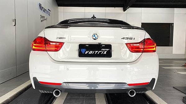 來自澳洲的汽車改裝品牌VAITRIX麥翠斯有最廣泛的車種適用產品，含汽油、柴油、油電混合車專用電子油門控制加速器，還能搭配外掛晶片及內寫，高品質且無後遺症之動力提升。外掛晶片可以選配由專屬藍芽App–AirForce GO切換一階、二階、三階ECU模式。  外掛晶片及電子油門控制器不影響原車引擎保固。搭配VAITRIX不眩光儀錶，渦輪壓力/水溫/油溫等應有盡有，使用原廠感知器對接，數據呈現100%正解，提升馬力同時監控愛車狀況。   最佳性能提升就選擇專用水噴電腦及套件，降溫效果最好，性能穩定提升，正確使用動力加倍不傷引擎。   在VAITRIX動力升級，完整實現客製化調校，根據車況、已改裝硬體與客戶需求調整程式。搭配馬力機驗證與HP TUNERS數據流，讓改裝沒有後顧之憂！   適用品牌車款： Audi奧迪、BMW寶馬、Porsche保時捷、Benz賓士、Honda本田、Toyota豐田、Mitsubishi三菱、Mazda馬自達、Nissan日產、Subaru速霸陸、VW福斯、Volvo富豪、Luxgen納智捷、Ford福特、Hyundai現代、Skoda斯柯達、Mini、MG、Altis、crv、chr、kicks、cla45、Focus mk4、 sienta 、camry、golf gti、golf 8、polo、kuga、rav4、odyssey、Santa Fe、C63s、Elantra Sport、Auris、Mini R56、540i、G63、RS6、RS7、M8、330i、E63、S63、HS、A180、Kamiq、Kodiaq、X3、Macan、Q3...等。   Truck卡車： Mitsubishi Fuso三菱扶桑、Hino日野、DAF達富、IVECO威凱、ISUZU五十鈴、SCANIA斯堪尼亞; Canter堅達、Fighter、Super Great、300 系、700系、CF85、LF45、LF55、L系、G系、R系、S系、Daily、Eurocargo、NQR、NPR、NMR、NRR   Motor重機： BMW寶馬、Ducati杜卡迪、Honda本田、Yamaha山葉、Aprilia阿普利亞、KTM、Husqvarna海絲瓜、Kawasaki川崎、Suzuki鈴木; S1000RR、S1000R、R1200GS、R9T、R1200GS、Scrambler、Monster、Panigale、Streetfighter、Supersport、Superbike、XDiavel、Hypermotard、RSV、SMC、Supermoto、Ninja、ZX-12R、ZX-6R、T-Max、Tenere、MT、Hayabusa、V-Strom、GSX-S1000