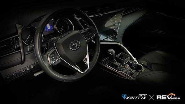 來自澳洲的汽車改裝品牌VAITRIX麥翠斯有最廣泛的車種適用產品，含汽油、柴油、油電混合車專用電子油門控制加速器，還能搭配外掛晶片及內寫，高品質且無後遺症之動力提升。外掛晶片可以選配由專屬藍芽App–AirForce GO切換一階、二階、三階ECU模式。  外掛晶片及電子油門控制器不影響原車引擎保固。搭配VAITRIX不眩光儀錶，渦輪壓力/水溫/油溫等應有盡有，使用原廠感知器對接，數據呈現100%正解，提升馬力同時監控愛車狀況。   最佳性能提升就選擇專用水噴電腦及套件，降溫效果最好，性能穩定提升，正確使用動力加倍不傷引擎。   在VAITRIX動力升級，完整實現客製化調校，根據車況、已改裝硬體與客戶需求調整程式。搭配馬力機驗證與HP TUNERS數據流，讓改裝沒有後顧之憂！   適用品牌車款： Audi奧迪、BMW寶馬、Porsche保時捷、Benz賓士、Honda本田、Toyota豐田、Mitsubishi三菱、Mazda馬自達、Nissan日產、Subaru速霸陸、VW福斯、Volvo富豪、Luxgen納智捷、Ford福特、Hyundai現代、Skoda斯柯達、Mini、MG、Altis、crv、chr、kicks、cla45、Focus mk4、 sienta 、camry、golf gti、golf 8、polo、kuga、rav4、odyssey、Santa Fe、C63s、Elantra Sport、Auris、Mini R56、540i、G63、RS6、RS7、M8、330i、E63、S63、HS、A180、Kamiq、Kodiaq、X3、Macan、Q3...等。   Truck卡車： Mitsubishi Fuso三菱扶桑、Hino日野、DAF達富、IVECO威凱、ISUZU五十鈴、SCANIA斯堪尼亞; Canter堅達、Fighter、Super Great、300 系、700系、CF85、LF45、LF55、L系、G系、R系、S系、Daily、Eurocargo、NQR、NPR、NMR、NRR   Motor重機： BMW寶馬、Ducati杜卡迪、Honda本田、Yamaha山葉、Aprilia阿普利亞、KTM、Husqvarna海絲瓜、Kawasaki川崎、Suzuki鈴木; S1000RR、S1000R、R1200GS、R9T、R1200GS、Scrambler、Monster、Panigale、Streetfighter、Supersport、Superbike、XDiavel、Hypermotard、RSV、SMC、Supermoto、Ninja、ZX-12R、ZX-6R、T-Max、Tenere、MT、Hayabusa、V-Strom、GSX-S1000