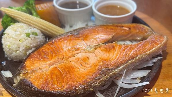 【高雄楠梓美食】史迪克牛排，自助水果濃湯飲料吧，薯條饅頭可以