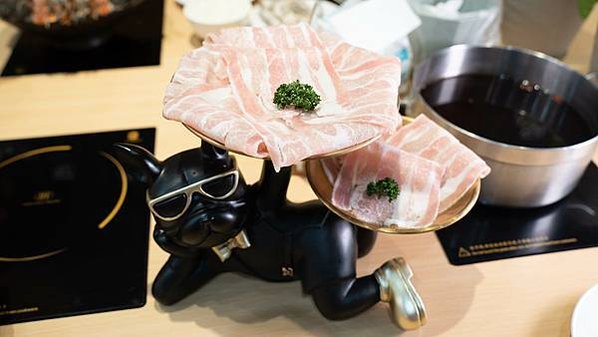 「板橋寵物友善火鍋推薦」焣苑鍋物-可以跟寵物一起輕鬆吃飯的火