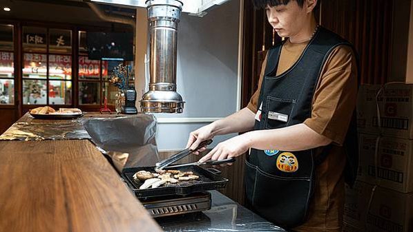 【台北松山韓式烤肉推薦、台北烤腸推薦】走進韓國巷弄老店！內行