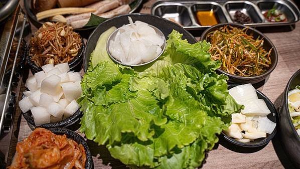 包肉生菜