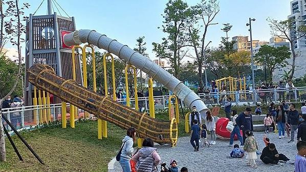 林口吉祥公園，好玩遊具玩到天黑再回家!