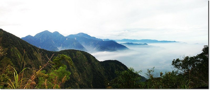 南望治茆西巒大山(From 5 k觀景台) 1