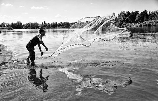 撒網-dreamstime_xxl_112089795 (1).jpg