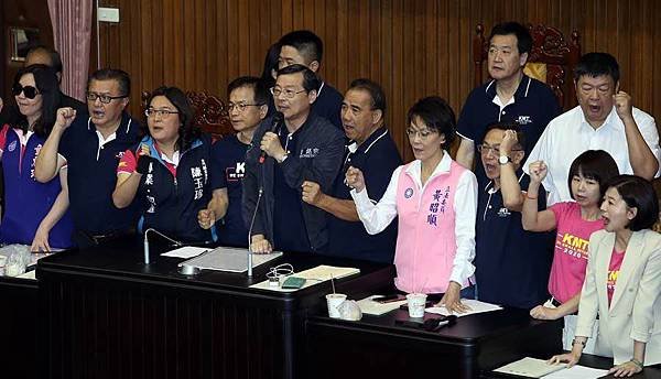 《外國代理人登記法》FARA是美國1938年通過的一項法律，