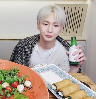 211004 SHINee Key Mukbang3.jpg