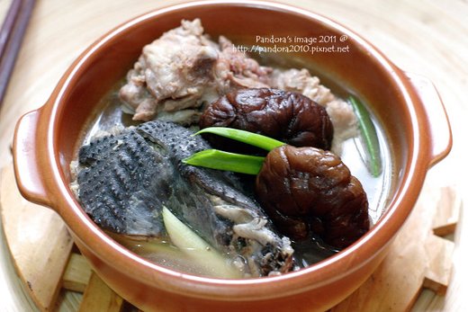 烏雞肉骨茶
