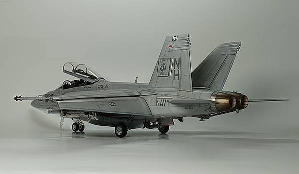 MENG 1/48 F/A-18F SUPER HORNET