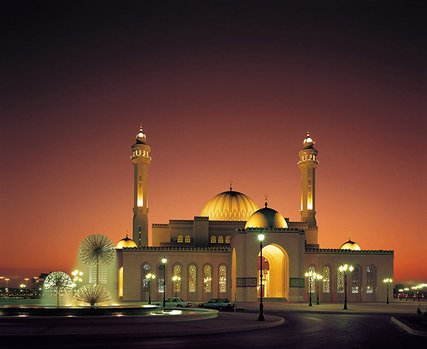 http://www.wired-destinations.com/images/guides/bahrain/New%20Bahrain%20Pics/Bahrain%20Grand%20Mosque.jpg