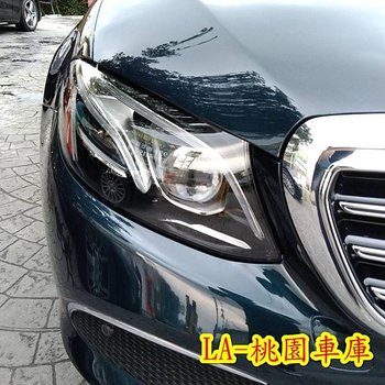 ，購買賓士E300外匯車會划算嗎? E300外匯代購價格為多少? 賓士E-Class E300、E350、E450車型、規格、馬力、配備、歷史比較! E-class小改款後配備有新增功能嗎? 為何外匯車代購要找L A-桃園車庫呢?賓士 W213 E- Class 多光束智慧型LED頭燈