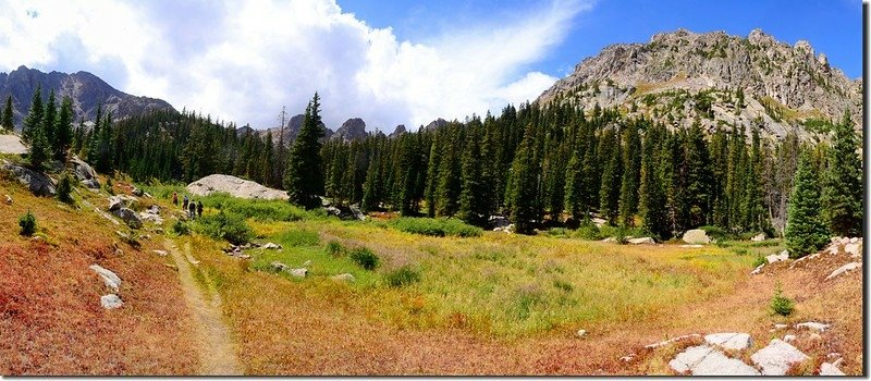 North Willow Lake Trail heading towards our destination (2)