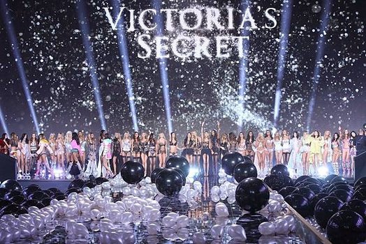 Victoria%5Cs secret fashion show finale.jpg