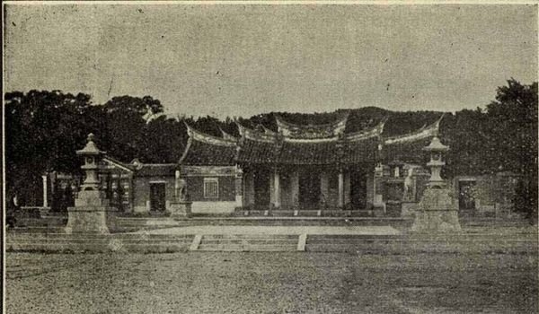 2018年新竹縣義民文化祭/1934年義民廟前有石馬及石燈籠