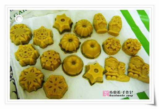 香茅艾草平安皂1800g製皂日:99/10/14