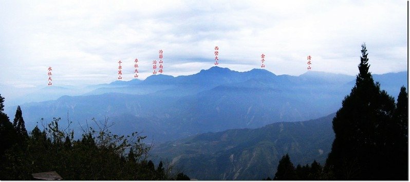 鳳凰山觀景台東眺群山 1