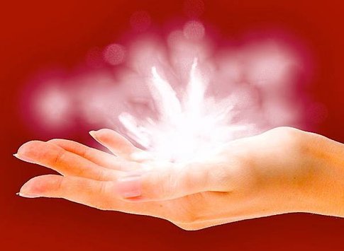 1106030200Reiki-Hand