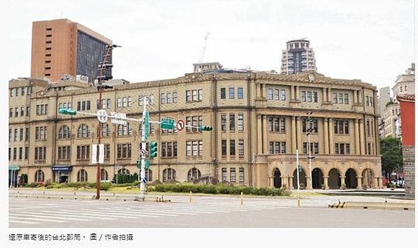 原臺南州會牛眼窗及貓道、棟札、圓柱位於臺南市中西區，為193