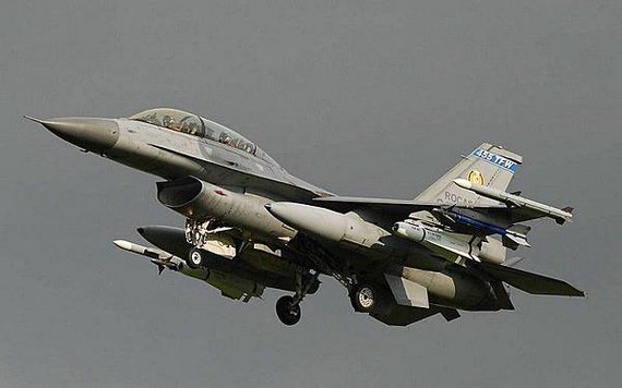 800px-Taiwan F-16B